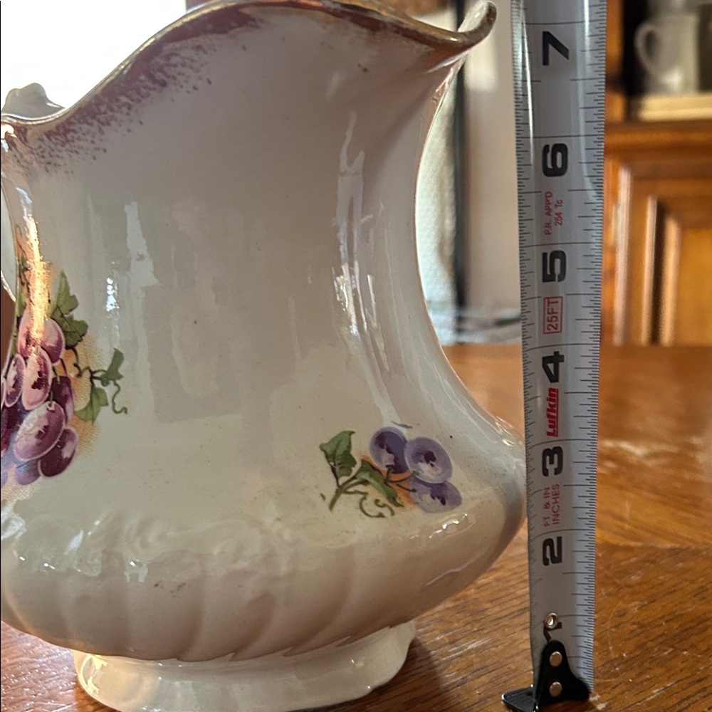 Vintage Porcelain Pitcher with Grape Design and Gold Filigree Rim - Picture 3 of 4
